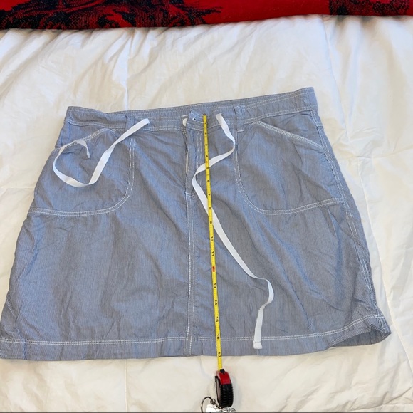 White Stag Skirt with partial Built in Shorts - Picture 3 of 7